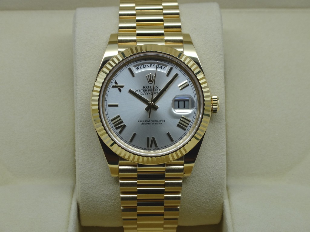 FSOT: Rolex Day-Date 40 228238 18K Yellow Gold Silver Roman Dial ...